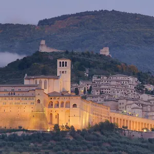 albergo-la-rocca-assisi.hotels-perugia.com/