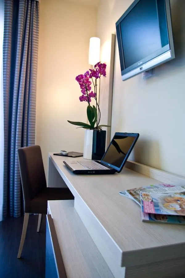 Hotel Campagnola Malcesine 3*,  İtalya
